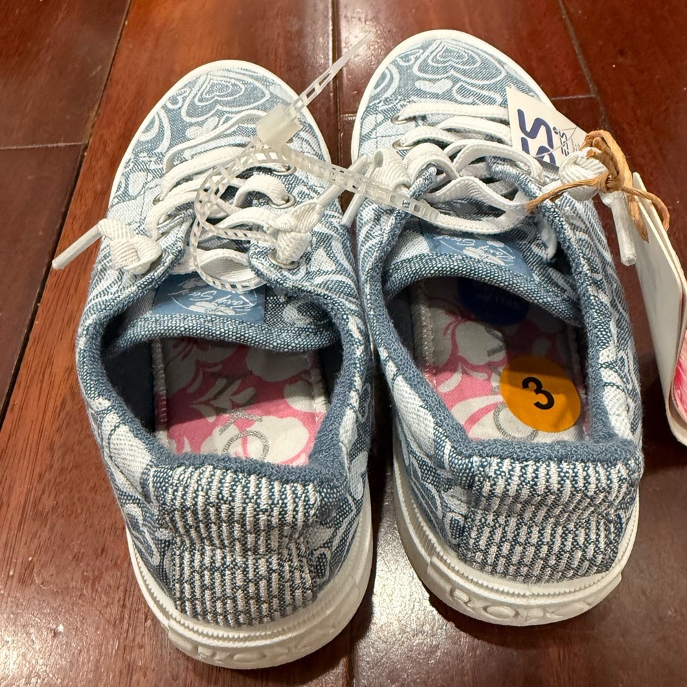 Roxy Blue and White Heart Pattern Sneakers - Picture 2 of 6